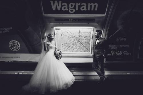 Mariés dans le métro - station Wagram